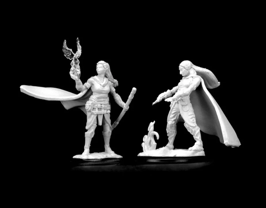 Dungeons & Dragons: Nolzur's Marvelous Unpainted Miniatures - W04 Elf Female Druid - Image 2