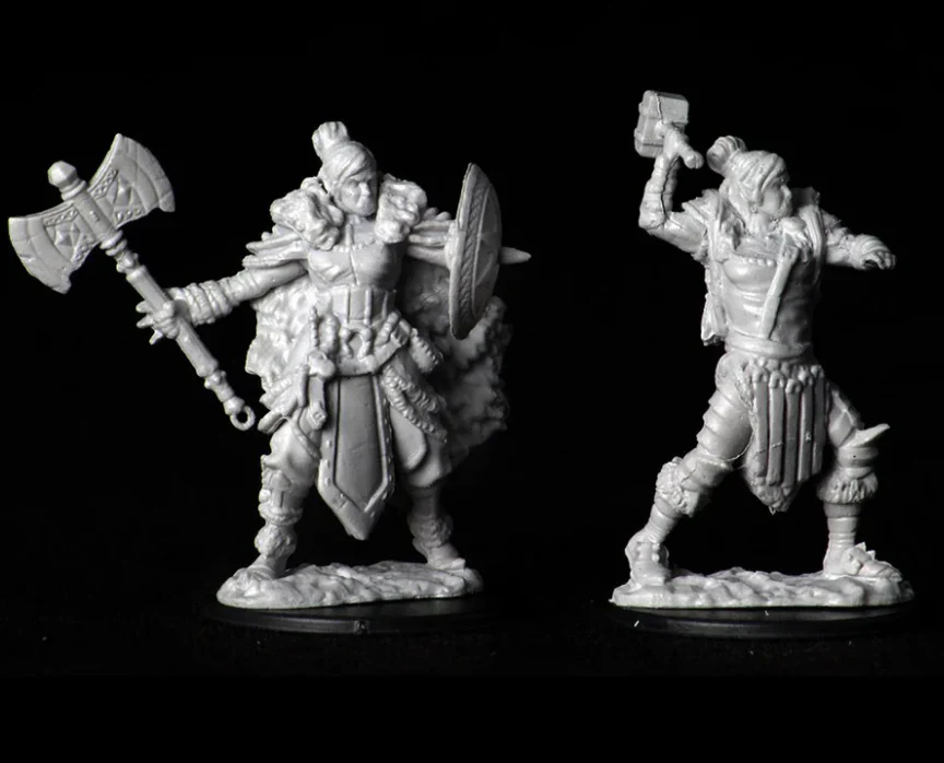 Dungeons & Dragons: Nolzur's Marvelous Unpainted Miniatures - W09 Female Half-Orc Barbarian - Image 2