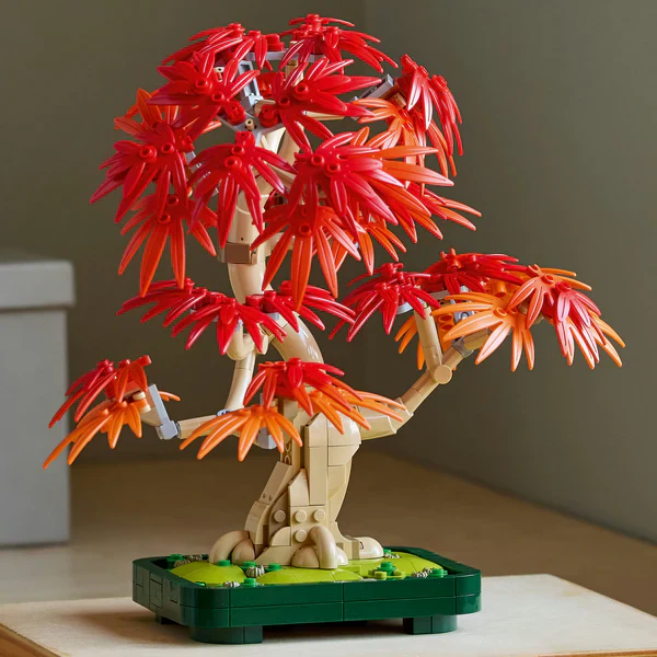 LEGO Botanicals: Japanese Red Maple Bonsai Tree (10348) - Image 4