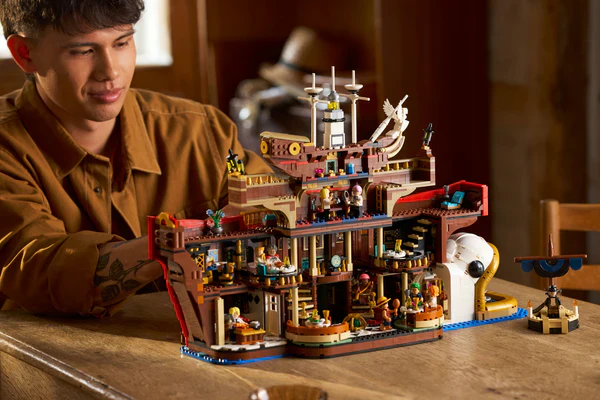 LEGO One Piece: The Baratie Floating Restaurant (75640) - Image 5