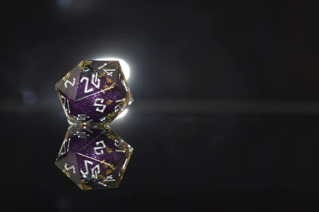 Misty Mountain Gaming: Royal Guard Liquid Core Dice Set - Image 3
